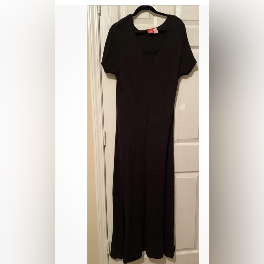 Liz and Co black maxi dress